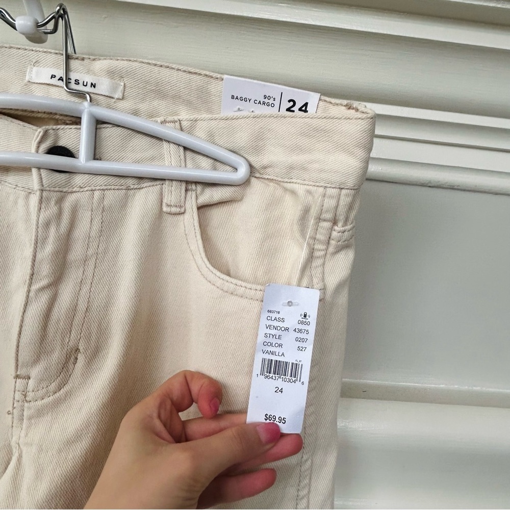 NWT PacSun 90’s Baggy Cargo Widelegged Pants Vanilla Beige - Picture 2 of 4